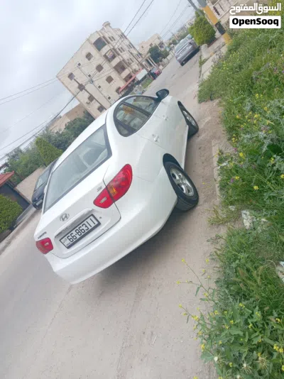 Hyundai Elantra Standard 3