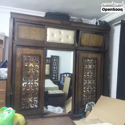 غرفة نوم كامله مع جميع اغراضها 2