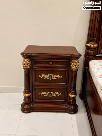 Bedroom furniture set for sale 3