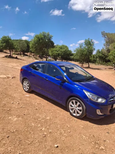 Hyundai Accent Standard 3