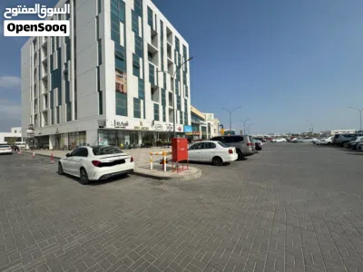 محلين في مبنى طيف 8، على شارع الموج.Two attached shops for rent in al Mouj st. In taif8 4