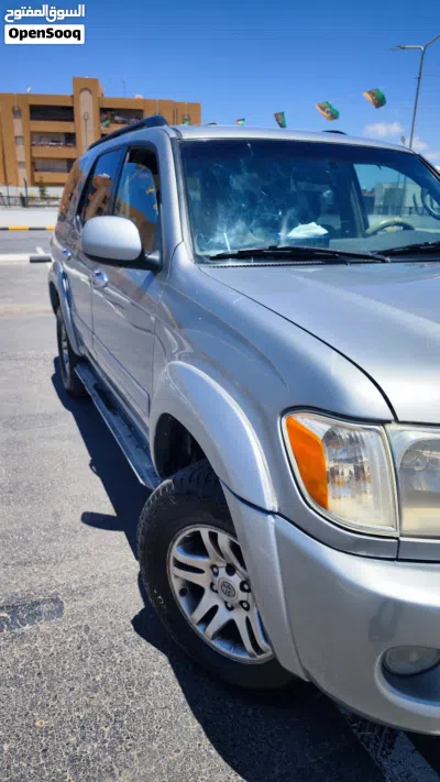 Toyota Sequoia SR 5 2