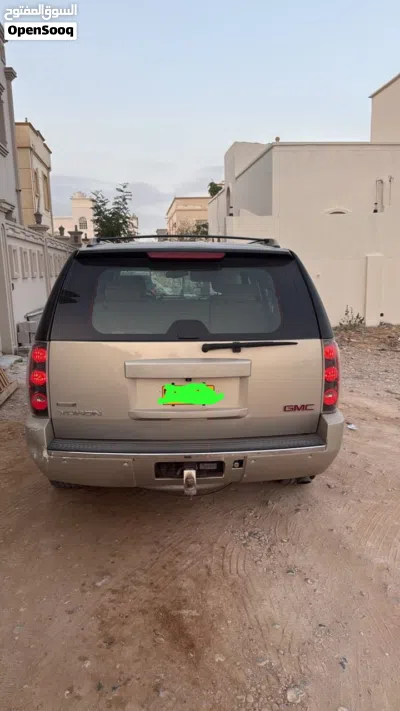 GMC Yukon Denali 2