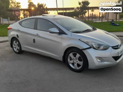 Hyundai Elantra GLS MID 2