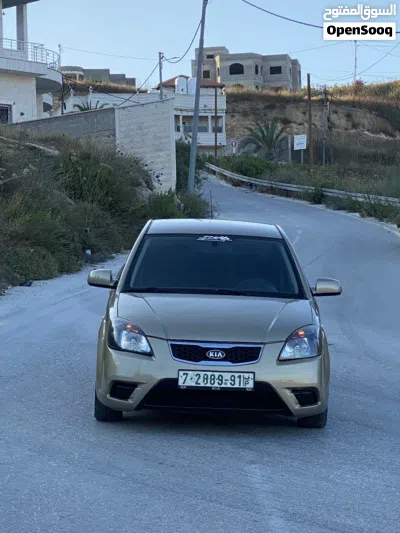 كيا ريو Standard 3