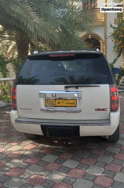 GMC Yukon Denali 3