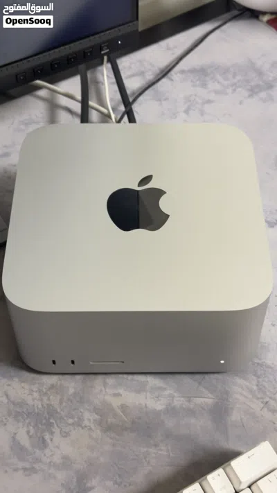 Mac studio M4 Max 4