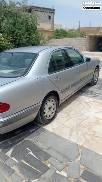 Mercedes Benz E-Class E 200 2