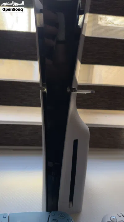 Ps5 slim digital (بيه مدخل اقراص) 2