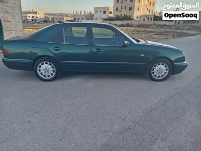 Mercedes Benz E-Class E 200 2