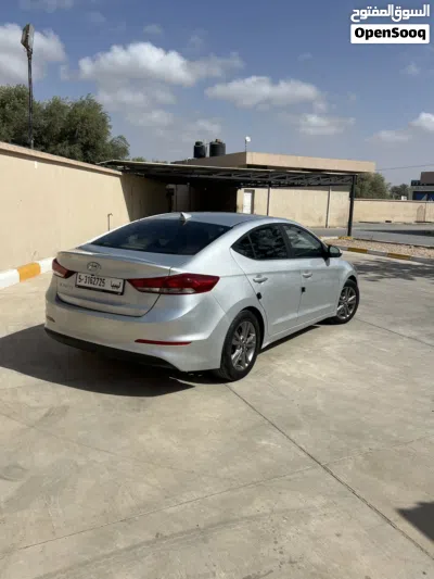 Hyundai Elantra GL 3