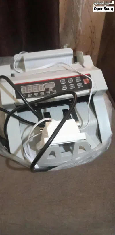 ماكينة عد نقود مع كشف تزوير UV+MG بحالة ممتازة 2