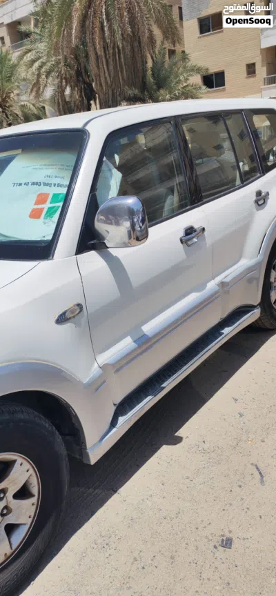 Mitsubishi Pajero GLS 2