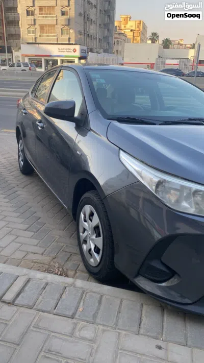 Toyota Yaris Y 3