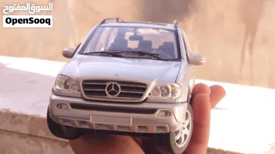 Mercedes Benz ML-classic 1/18 Maisto بحالة جيدة جدا يوجد توصيل 3