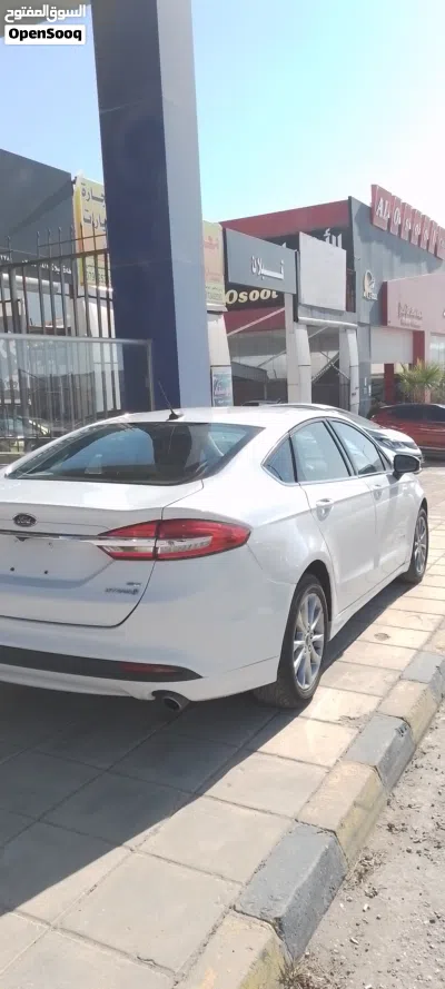 Ford Fusion SE 3
