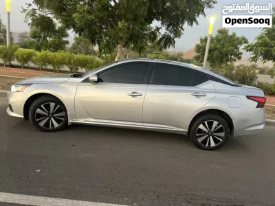 Nissan Altima SV 4