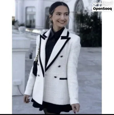 جاكيت أوف وايت بتفاصيل شمواه سوداء Zara original 2