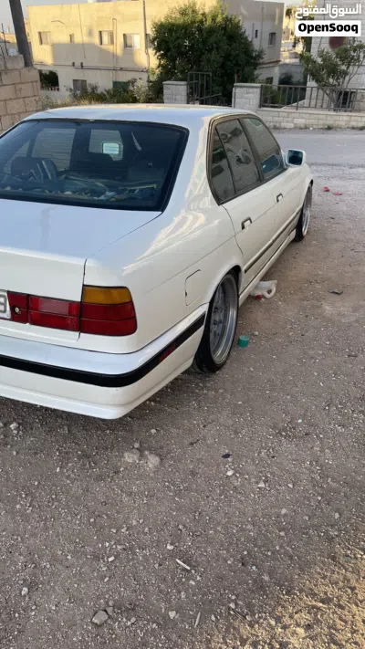 بي ام دبليو الفئة 5 520 3