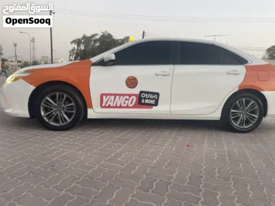 Toyota Camry SE 4