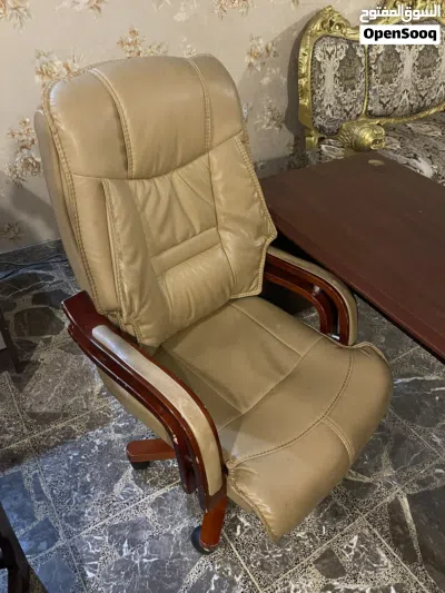 ميز مكتبي مع كرسي رئاسي بسعر مناسب جدا جدا 2