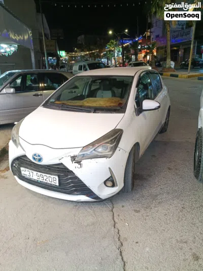 Toyota Yaris Basic 2