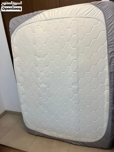 Bed 140 cm + mattress 2