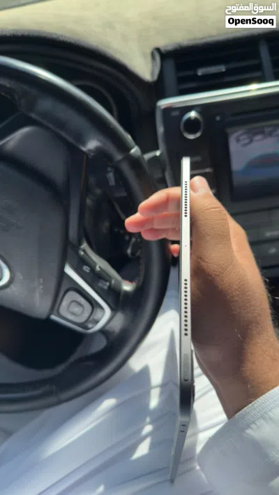 ايباد برو نسخة M4 سعة 256GB بحالة الجديد للبيع فقط 3