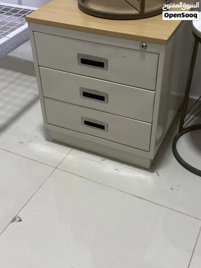 غرفه شباب حديد بحاله جيده ونظيفه للبيع 2