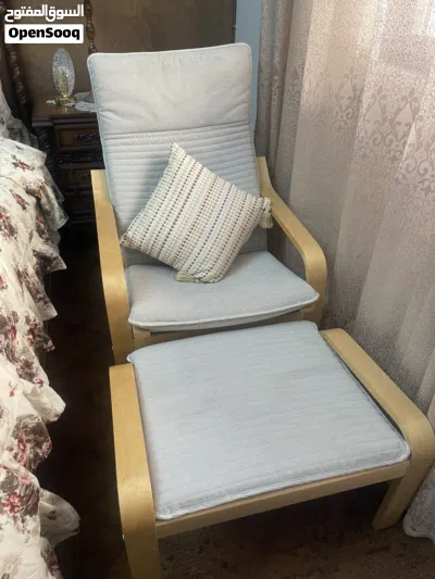 كرسي IKEA مستعمل استعمال خفيف جدًا، بحالة الجديد تمامًا 2