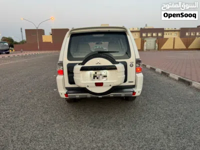 ميتسوبيشي باجيرو GLS 2