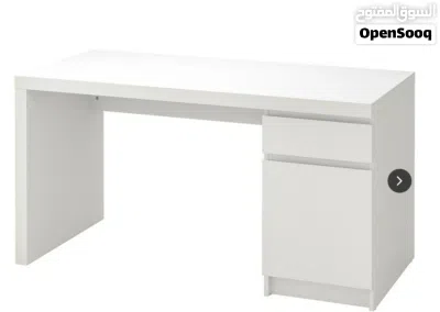 IKEA MALM Desk with Black Office Chair/ مكتب مع كرسي مكتب أسود – بحالة ممتازة 2