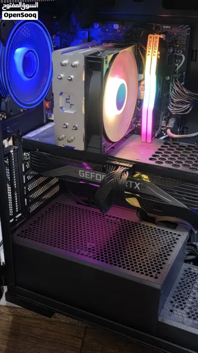 للبيع تجميعة Gaming ومونتاج متكاملة مع شاشتين وملحقاتها 2