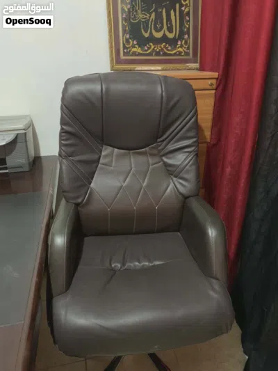 كرسي مكتب ومكتب لبيع 2