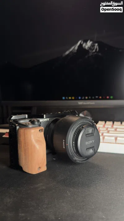 Sony A6400 with stock lens Shutter=11.5k 4