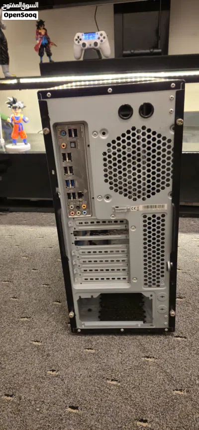 pc case with motherboard 3