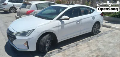 Hyundai Elantra Limited 3