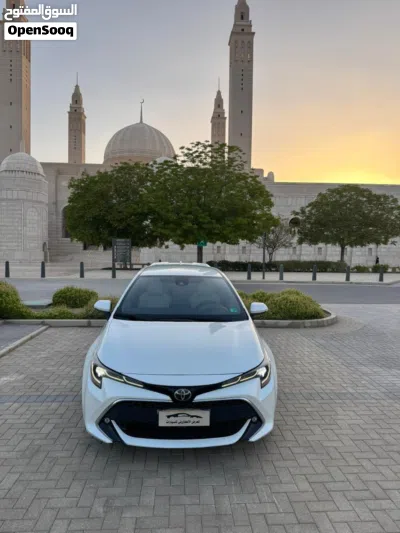 Toyota Corolla Hatchback 2