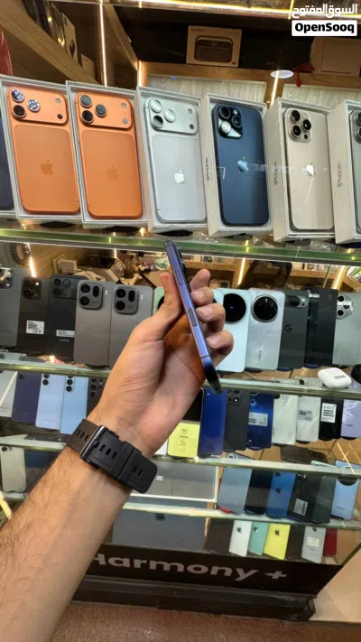 فرصة قوية لعشاق الأداء والفخامة للبيع Apple iPhone 17 Pro 256G Battery Health 98% 4