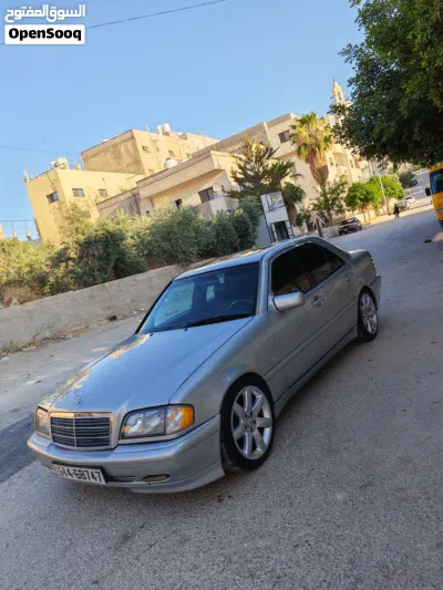 مرسيدس بنز الفئة-C C 200 4