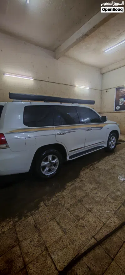 Toyota Land Cruiser VXR 4