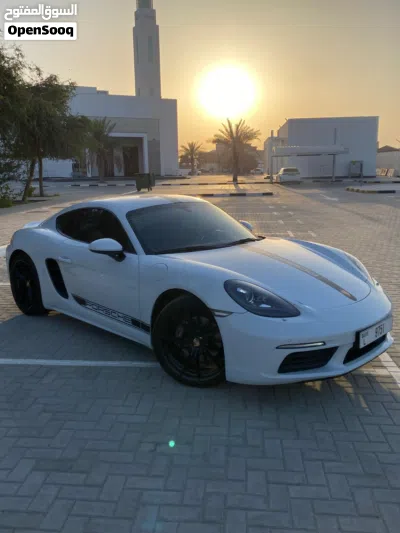 Porsche 718 Cayman 4