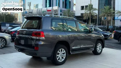 Toyota Land Cruiser GXR 4