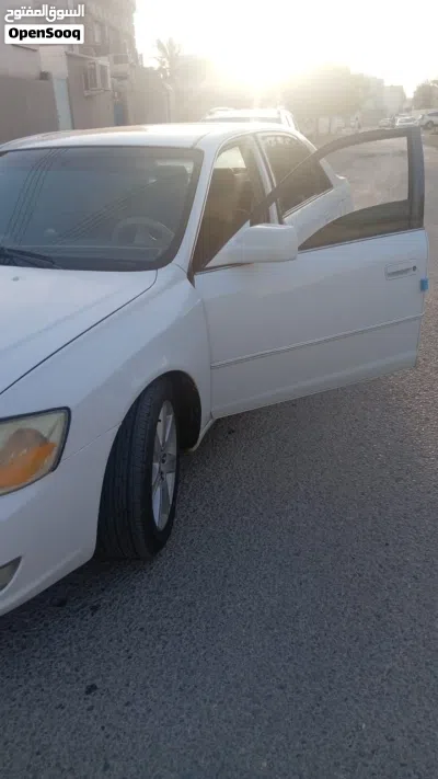 Toyota Avalon XLE 3