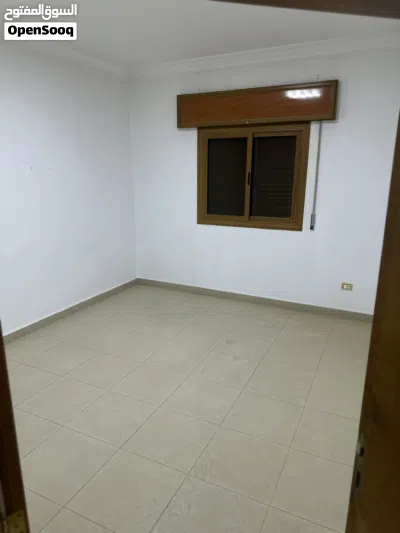 شقة للايجار عالطريق الرئيسي موقع ممتاز 4