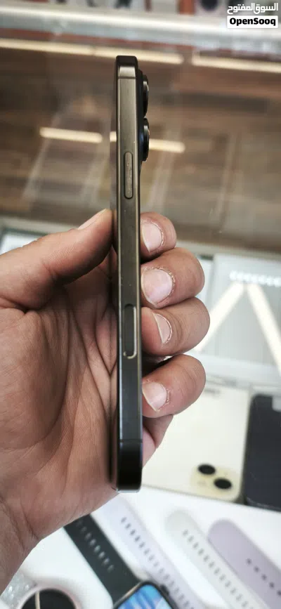 iphone 16 pro max تخزين 256g بطارية 87% لون اسود بحالة وكالة الوكالة خالي من الخدوش بسعر الحررررق 3
