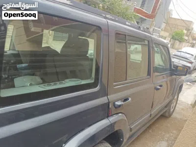 Jeep Commander Laredo 2