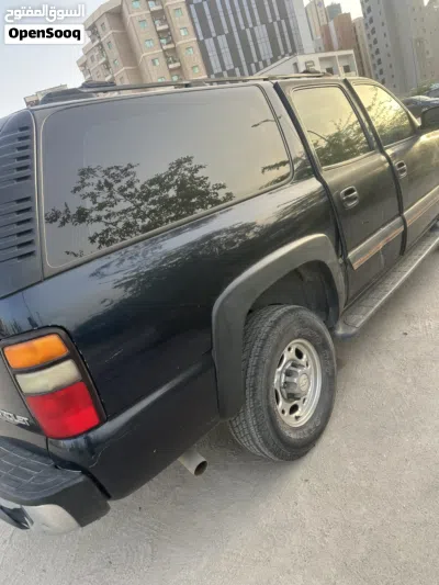 Chevrolet Suburban 2500 LTZ 4