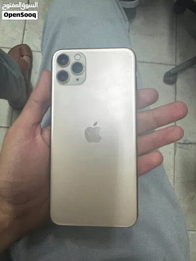 ايفون 11 pro max 64GB ذهبي 2