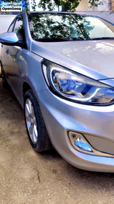 Hyundai Accent GLS 3